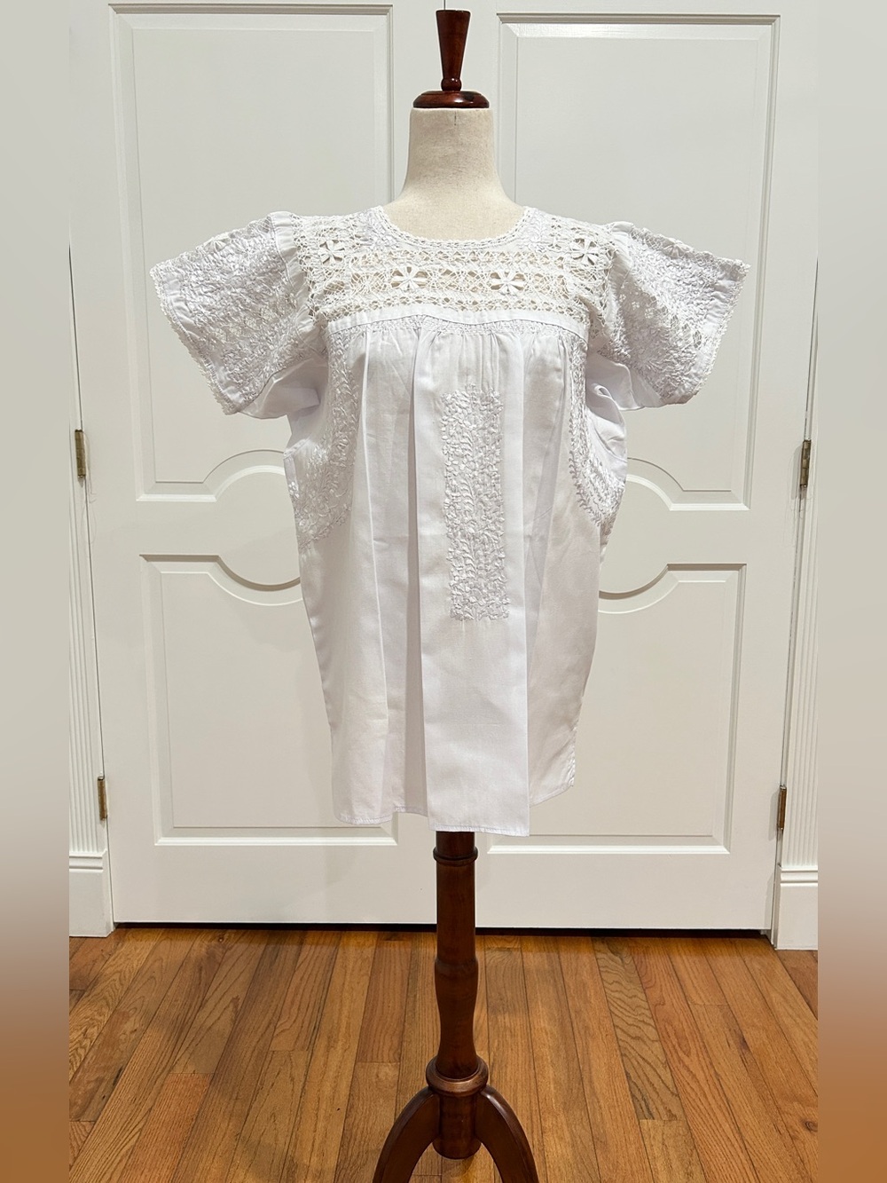 Handmade Embroidered San Antonino deshilado, Mexican top, L,XL.